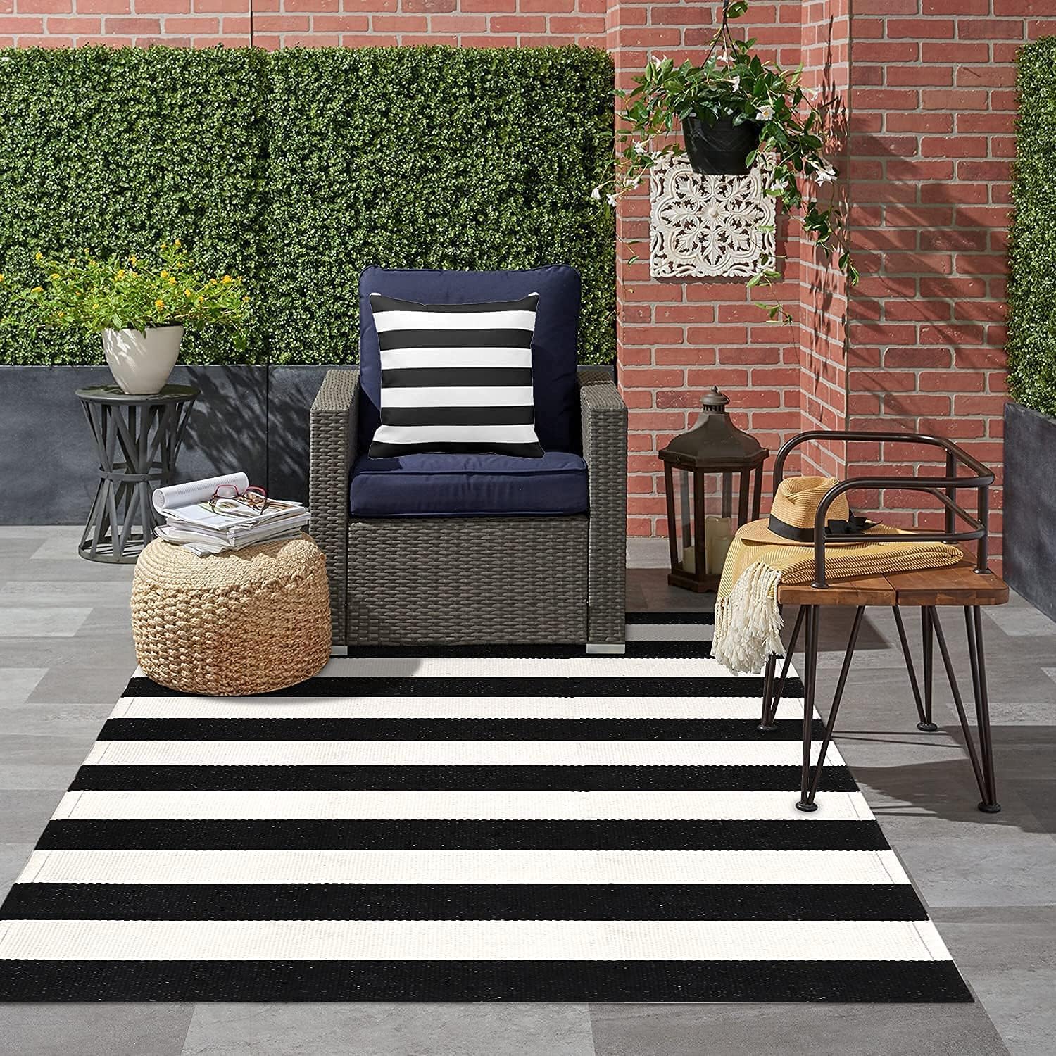 Alfombra decorativa de  algodón impreso en tiras blancas y negras 3X5 pies